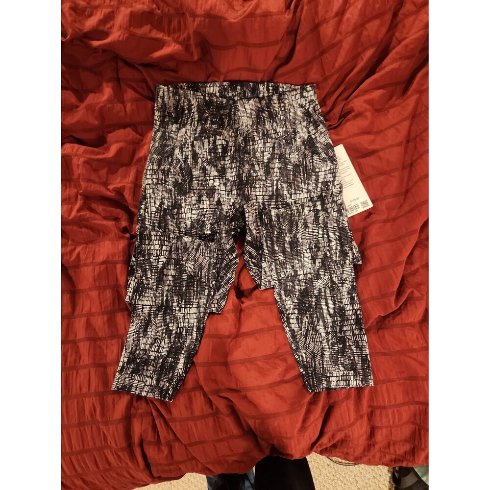 Lululemon InStill capris